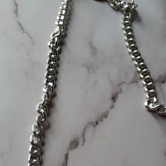 Taramanda Silvertone Pounded Textured Segmented Crescent Necklace & Earring Set - Picture 6 of 7